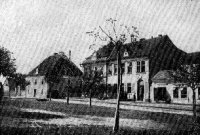 Fara a měšťanská škola z r. 1928.
